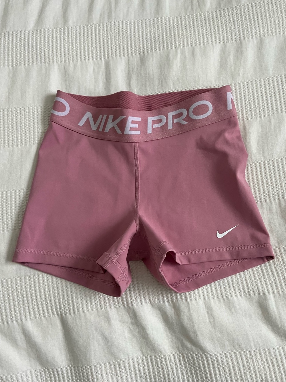 NIKE PRO pink biker shorts